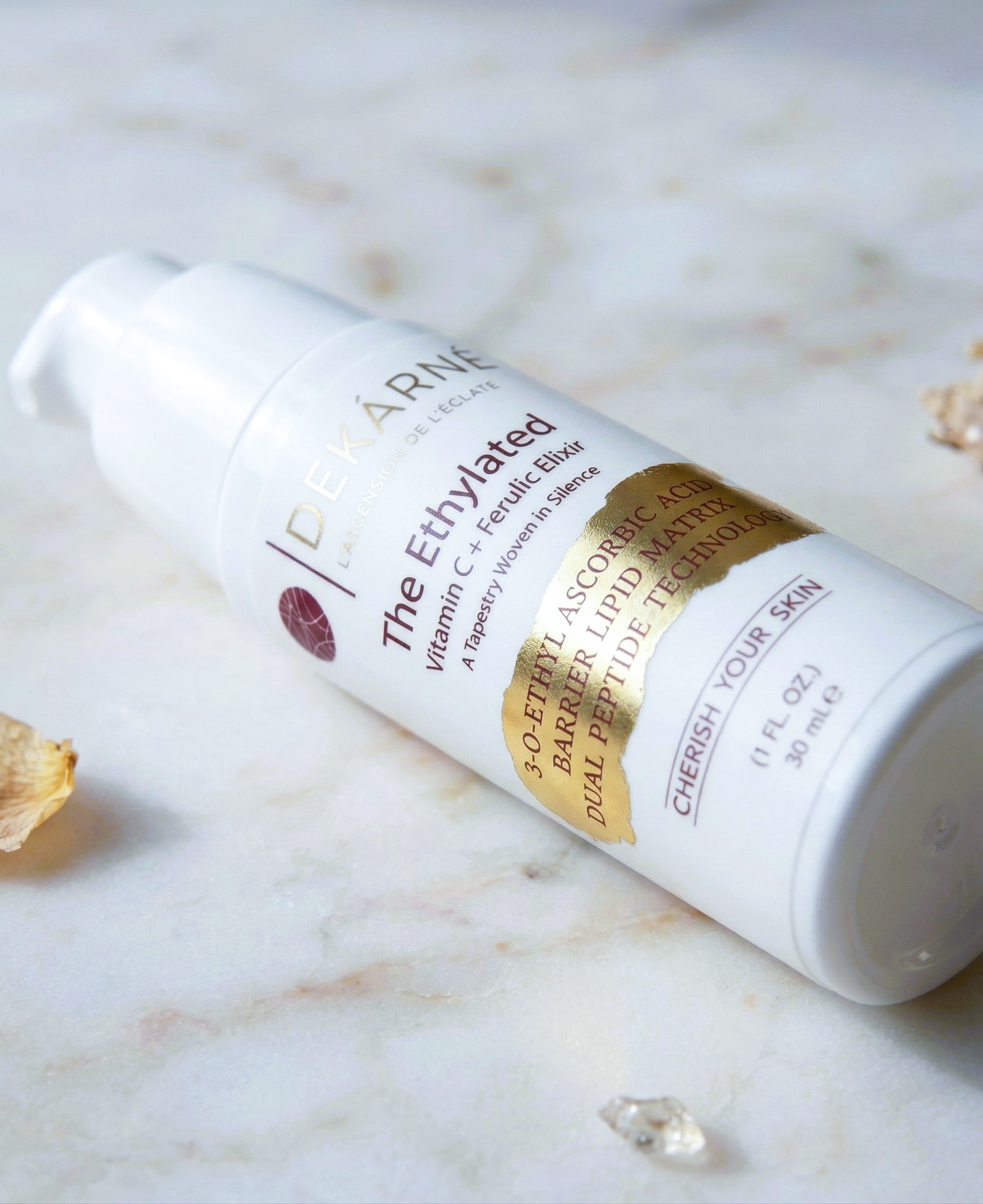 The Aesthetic Trap: Why Dropper Bottles Are Secretly Ruining Your Vitamin C Serum